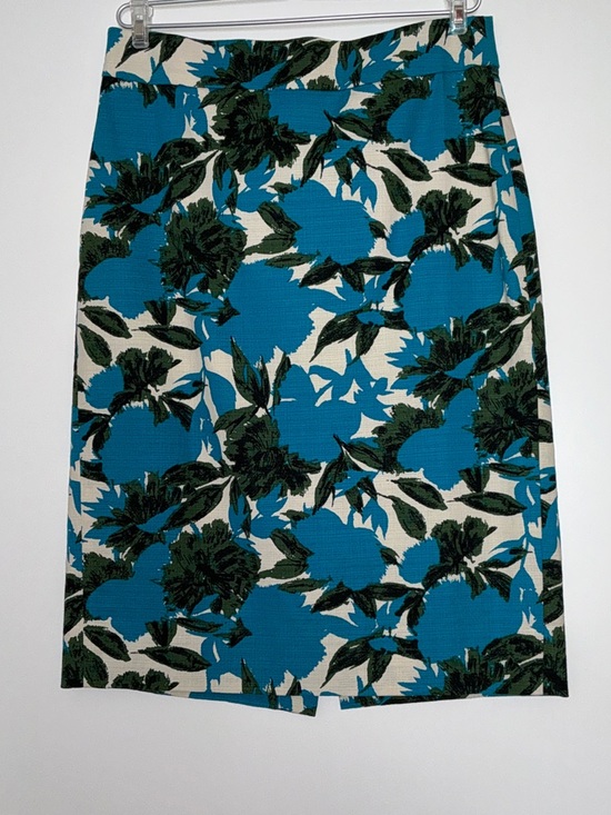 J. Crew Dresses & Skirts - J. Crew Floral Pencil Skirt